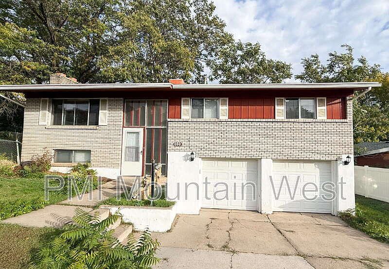 1st image of 698 Doren Dr