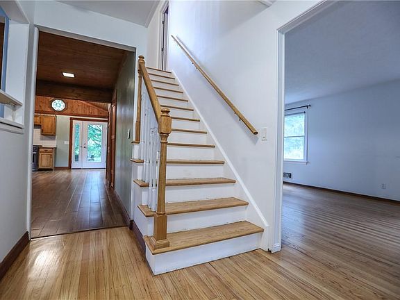 5th image of 41 Timberline Dr