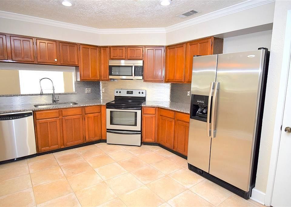 1st image of 6806 Renfro Dr
