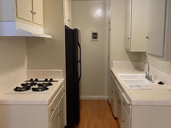 3rd image of 431 E Acacia Ave APT 5