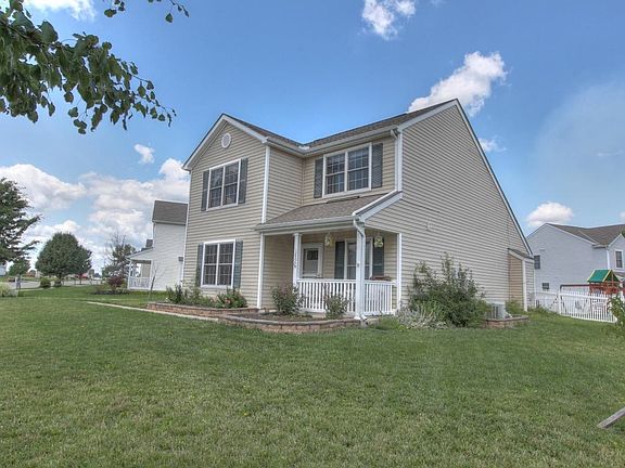 3rd image of 1060 Hartford Ln