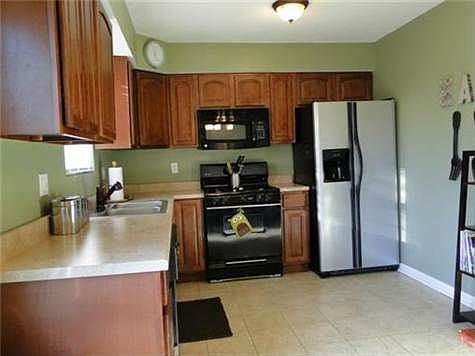2nd image of 500 NE Castle Dr