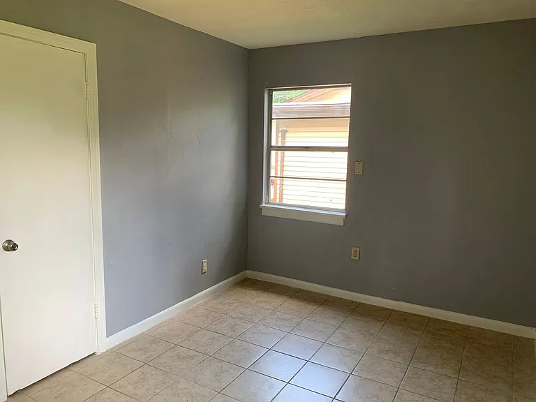 3003 Hillcrest Ave — Photo 9