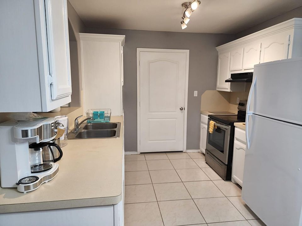1st image of 1310 Acme Ln #2