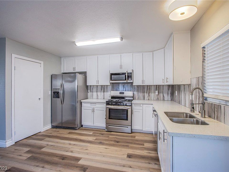 1st image of 2456 Paradise Village Way