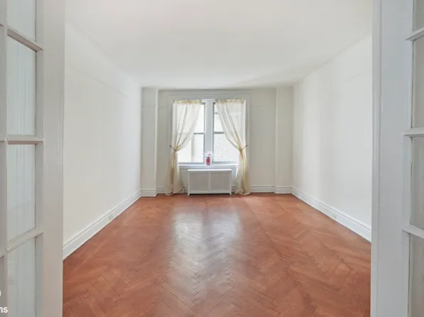 505 West End Avenue image 3 of 16