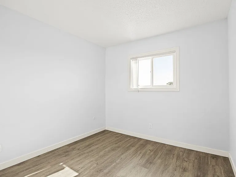 Tuscania Apartments — Photo 14