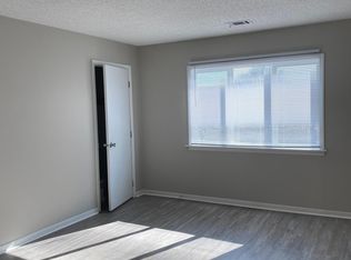 3406 Spring St APT 28, Davenport, IA 52807