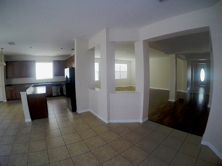 4624 Barbados Loop — Photo 8