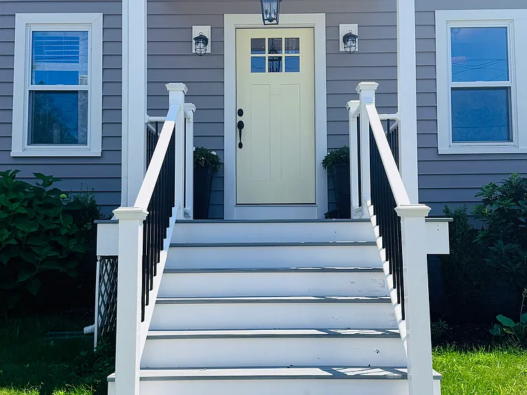 Bay View Ave — Photo 3