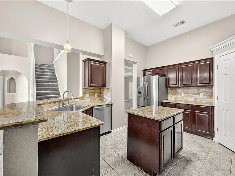 7414 Lake Micala Dr — Photo 14