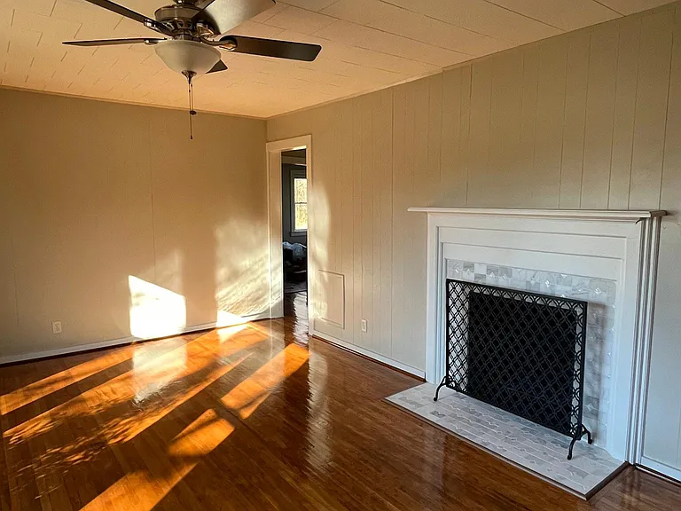 207 S 13th St — Photo 3