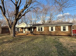 201 Donna Dr, Hopkinsville, KY 42240