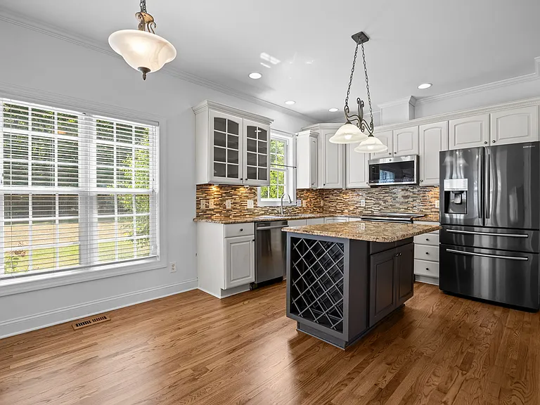 1325 Old Regent Dr — Photo 21