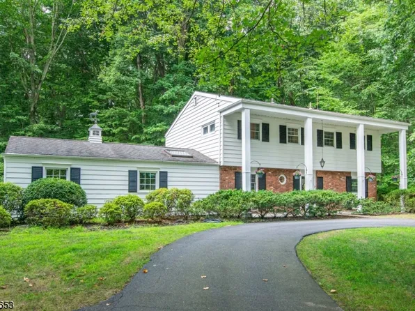 7 Ronarm Dr, Mountain Lakes Boro, NJ 07046