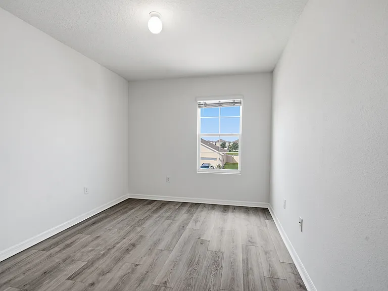 32745 Pez Landing Ln — Photo 22
