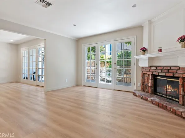 18850 Hatteras St, Tarzana, CA 91356