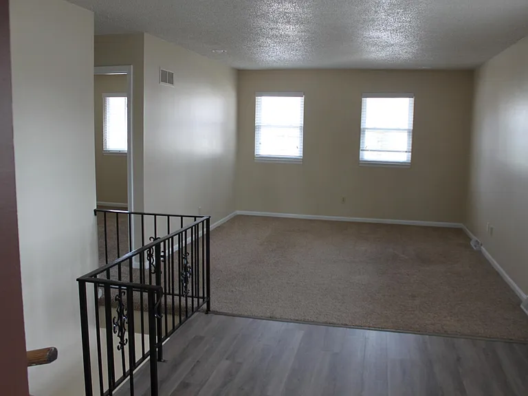 6102 Knox Ave #6102 — Photo 2