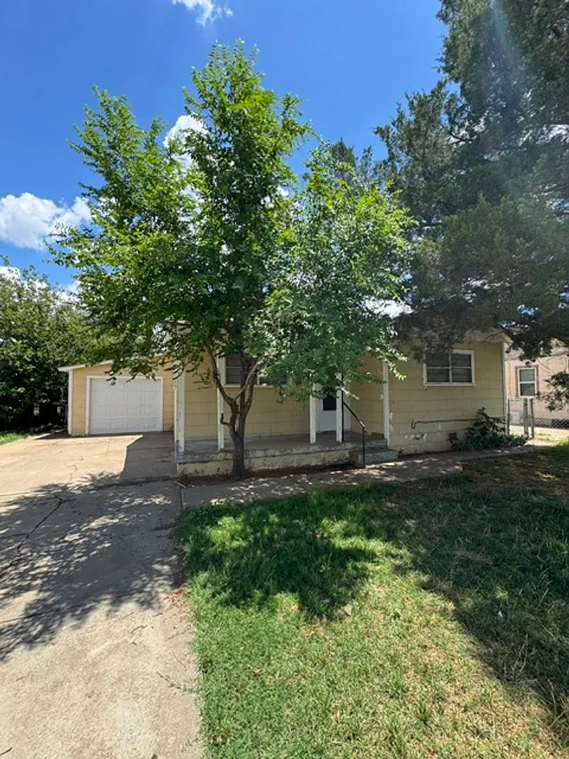 Cute 3 bedroom off in Gables Area! — Photo 3