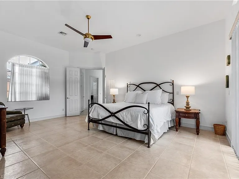 657 Soliel Dr — Photo 9