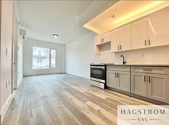 Rented by Hagstrom Management Inc | media 32