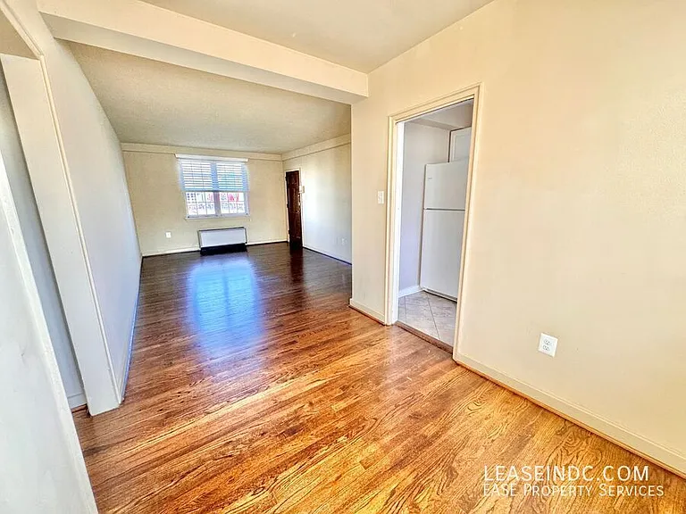 1 E Glebe Rd #D — Photo 4
