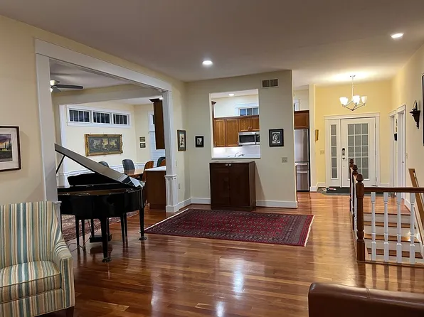 110 Stony Ridge Ct, Hillsdale, MI 49242