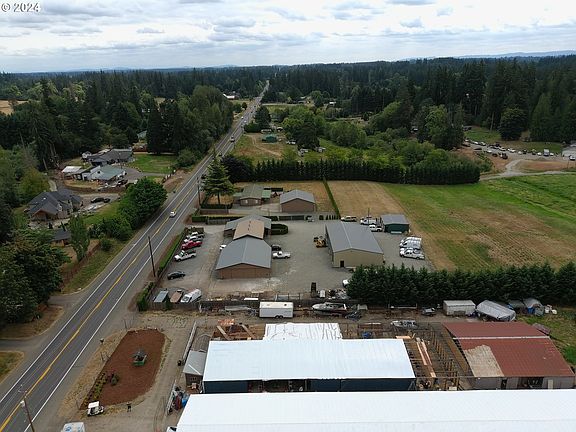 4th image of 16418 NE 72nd Ave