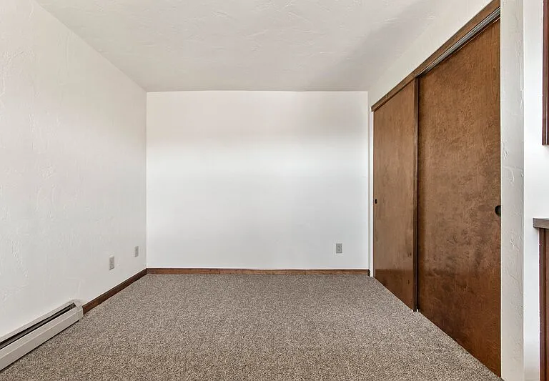 2364 Canter Ln E — Photo 8