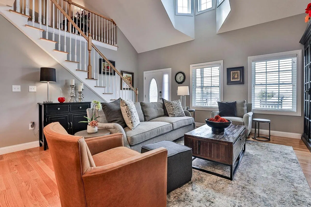 3 bed, 2.5 bath, 2500 sqft, $5,450 — Photo 4