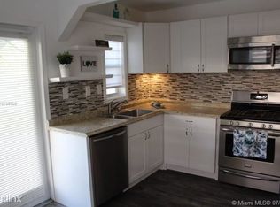 1635 Wiley St, Hollywood, FL 33020