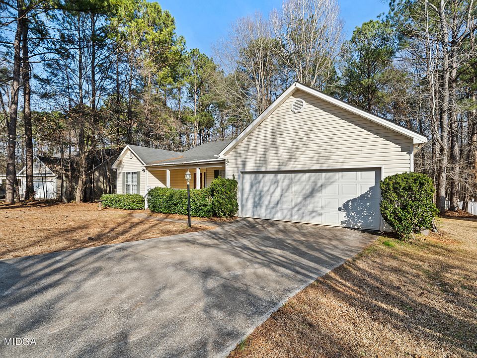 2nd image of 127 Oakview Cir