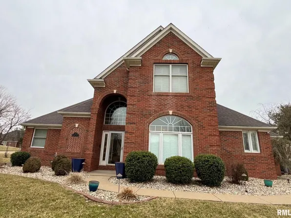 1302 Camden Ct, Marion, IL 62959
