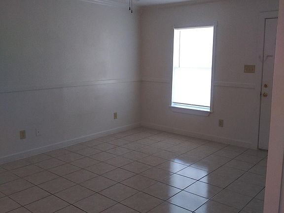 3rd image of 1415 Escalon Ave