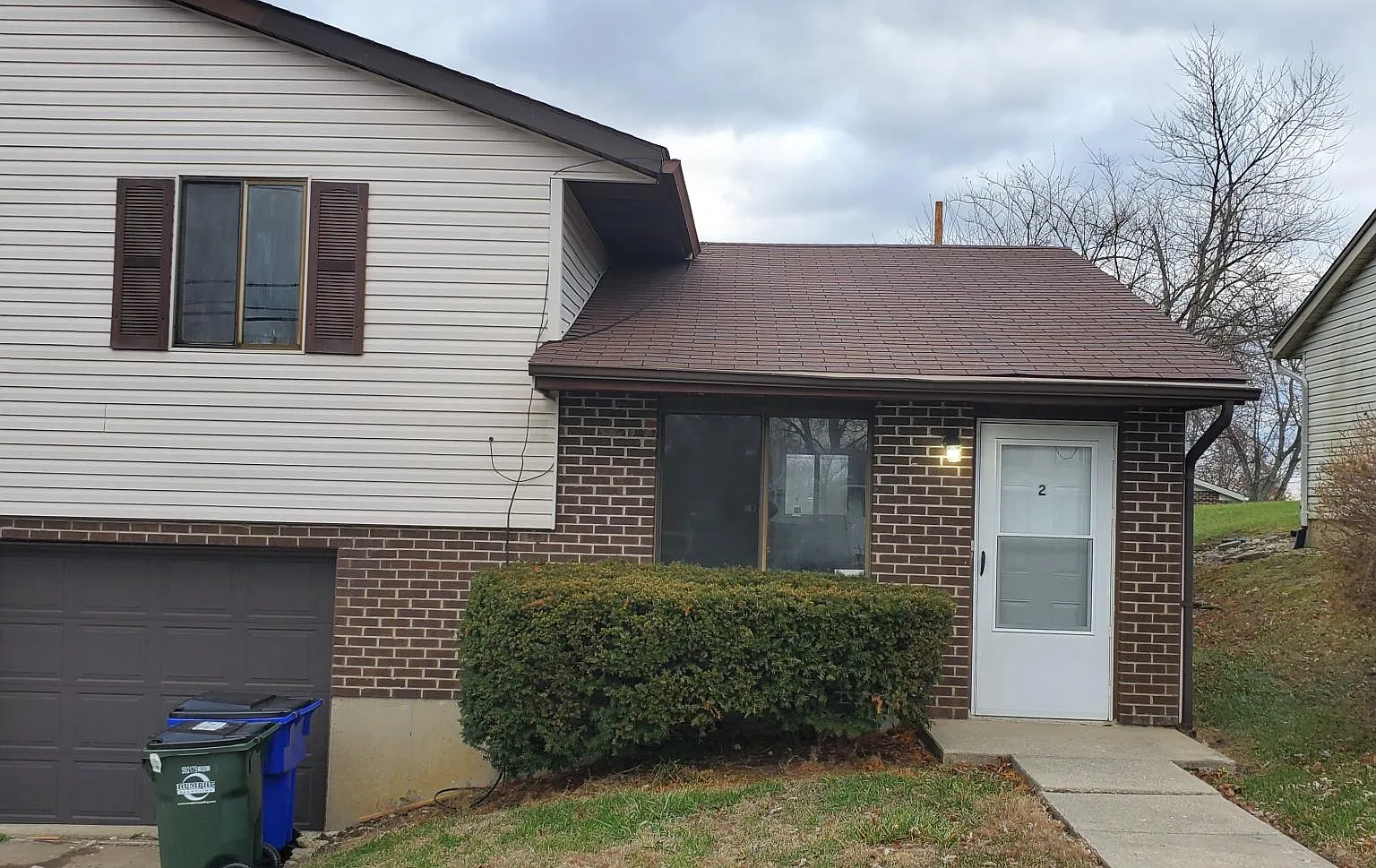 2 bed, 930 sqft, $1,300 — Photo 1