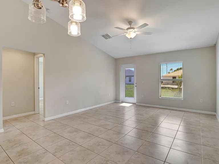1014 Diplomat Pkwy W — Photo 7