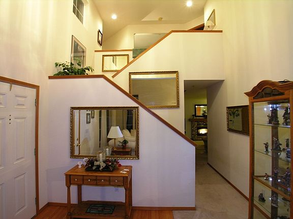 3rd image of 10402 Meadowlark Ct E