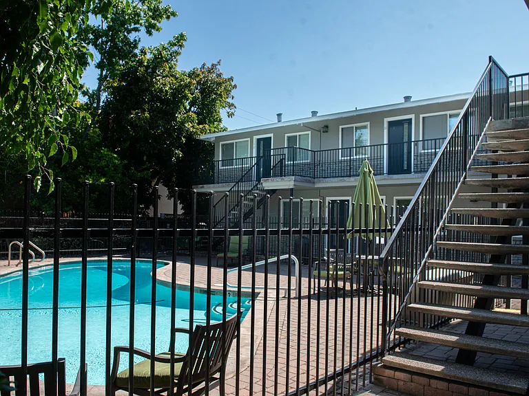 Revey Villa — Photo 11