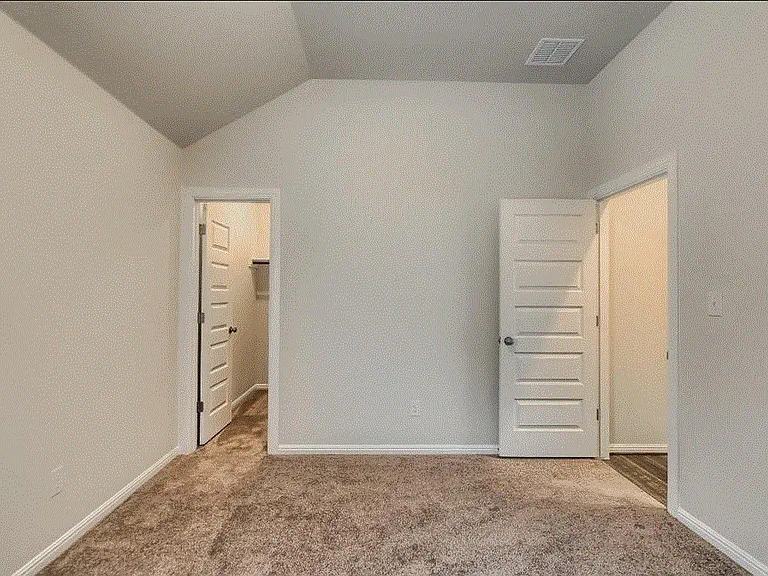 113 Thurston Dr — Photo 40