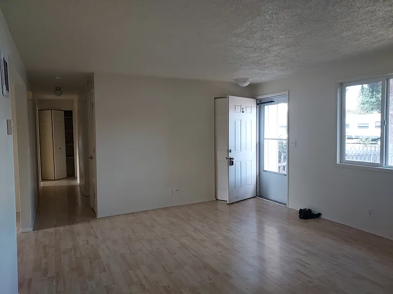 2145 Primrose St — Photo 6