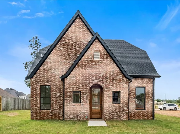 2407 S 31st St, Rogers, AR 72758