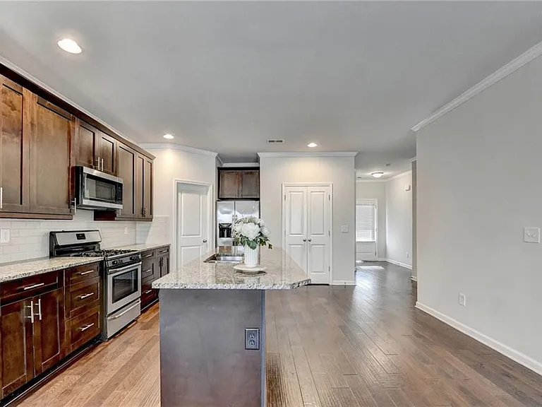 5535 Lightheart Ct — Photo 10