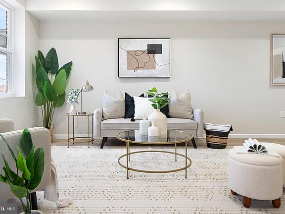 3rd image of 4011 Ridgewood Ave