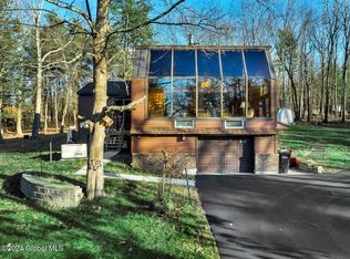 19 Knickerbocker Rd, Nassau, NY 12123