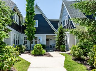 948 Whitwam Dr, Saint Joseph, MI 49085
