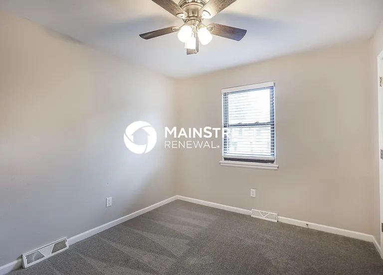 1604 N Glen Ellyn St — Photo 5