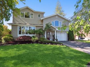 1890 George Ct, Merrick, NY 11566