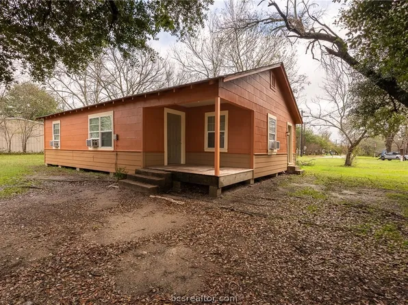 402 N Woodrow St, Madisonville, TX 77864