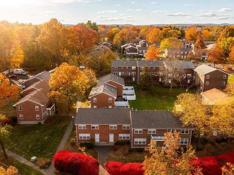 Hathaway Farms Townhomes at Northampton — Photo 48
