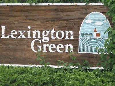 302 Maplewood Ct APT B1, Schaumburg, IL, 60193